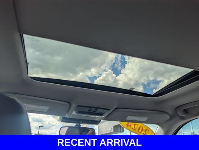 Used 2024  Mitsubishi SEL image 26