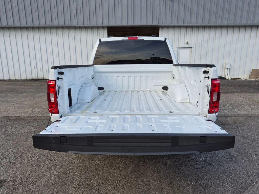 Certified Used 2023 Oxford White Ford XLT image 11