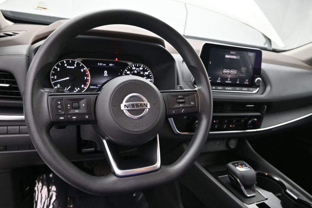 Used 2021 White Nissan S image 21