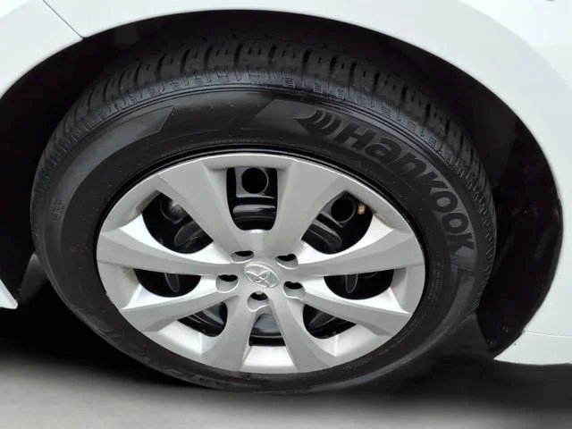 2025 Toyota Corolla LE - Photo 8