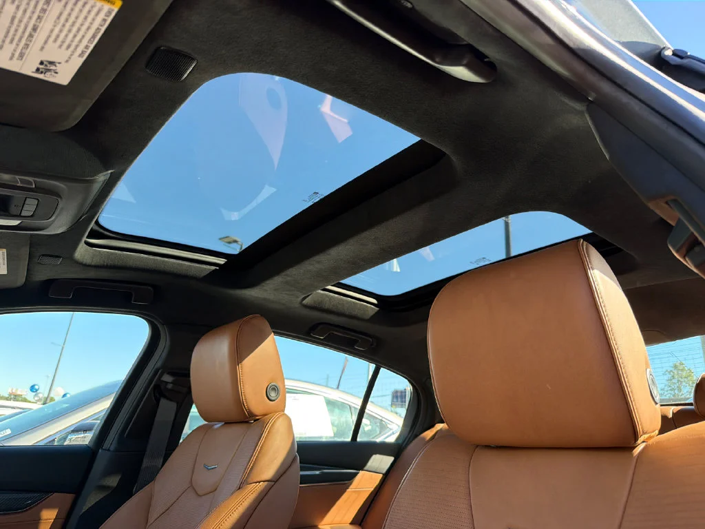 Used 2025 Silver Cadillac V-Series image 31