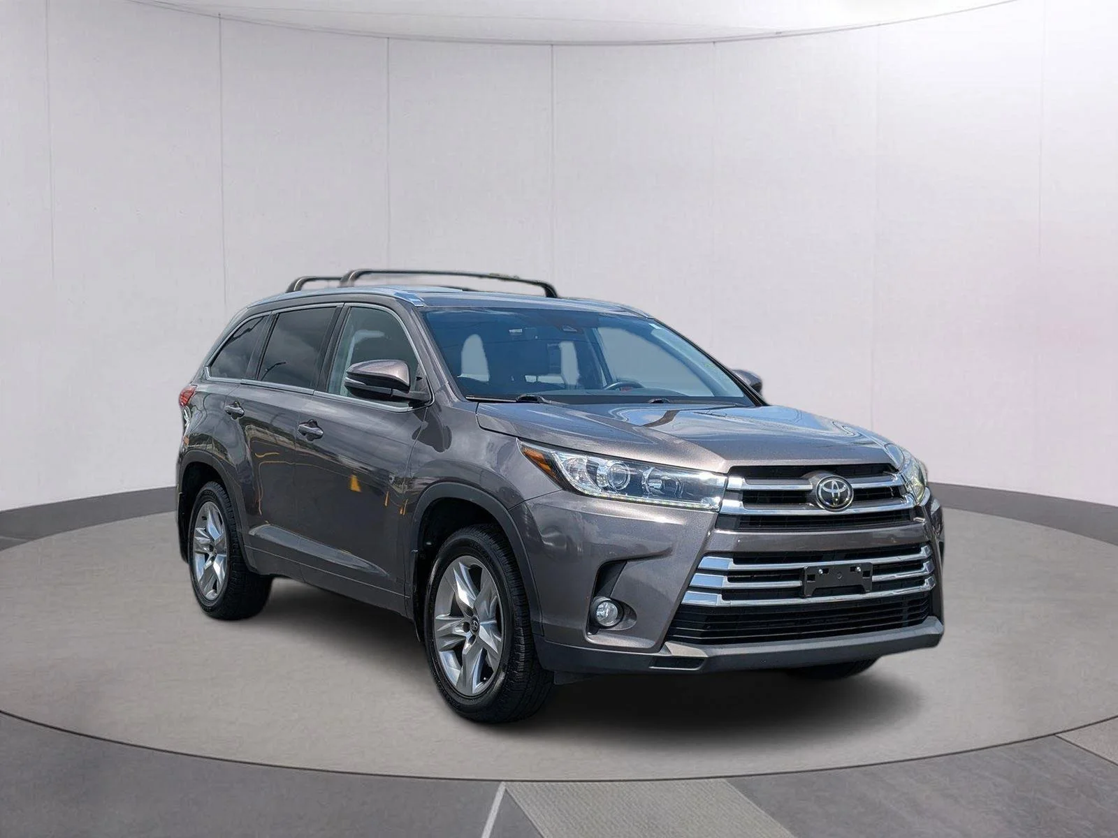 Used 2017 Predawn Gray Mica Toyota Limited image 7