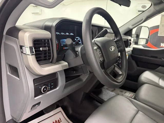 New 2026 Oxford White Ford F-450® XL image 34