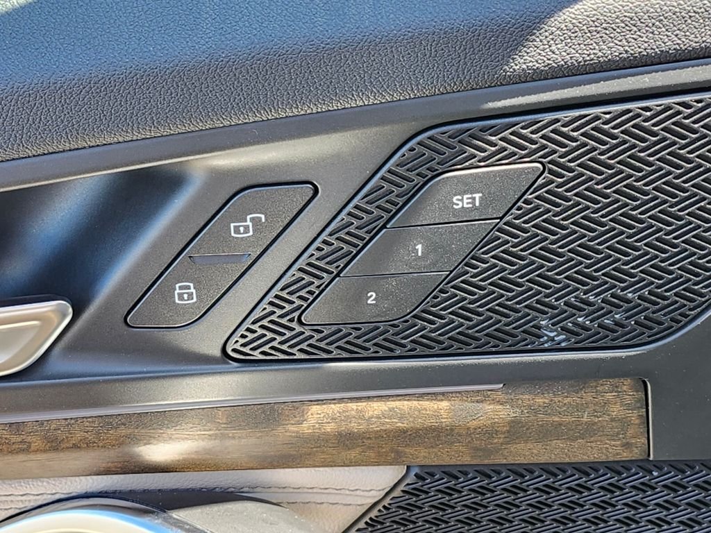 Used 2023 Green BMW xDrive28i image 18