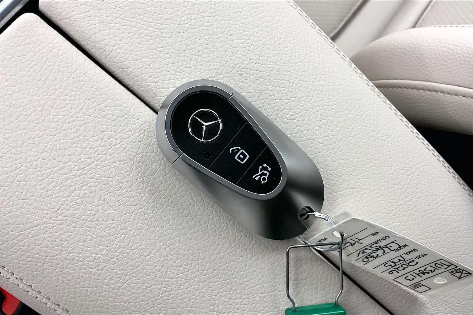 New 2026 Verde Silver Metallic Mercedes-Benz GLC 300 image 20