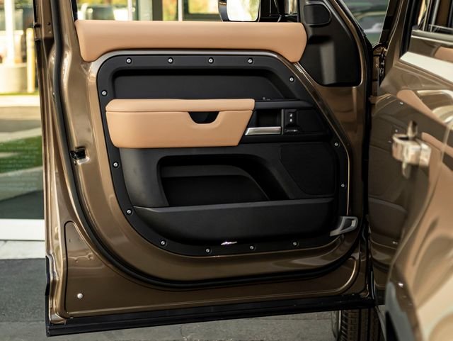 New 2026 Gondwana Stone Metallic Land Rover S image 12