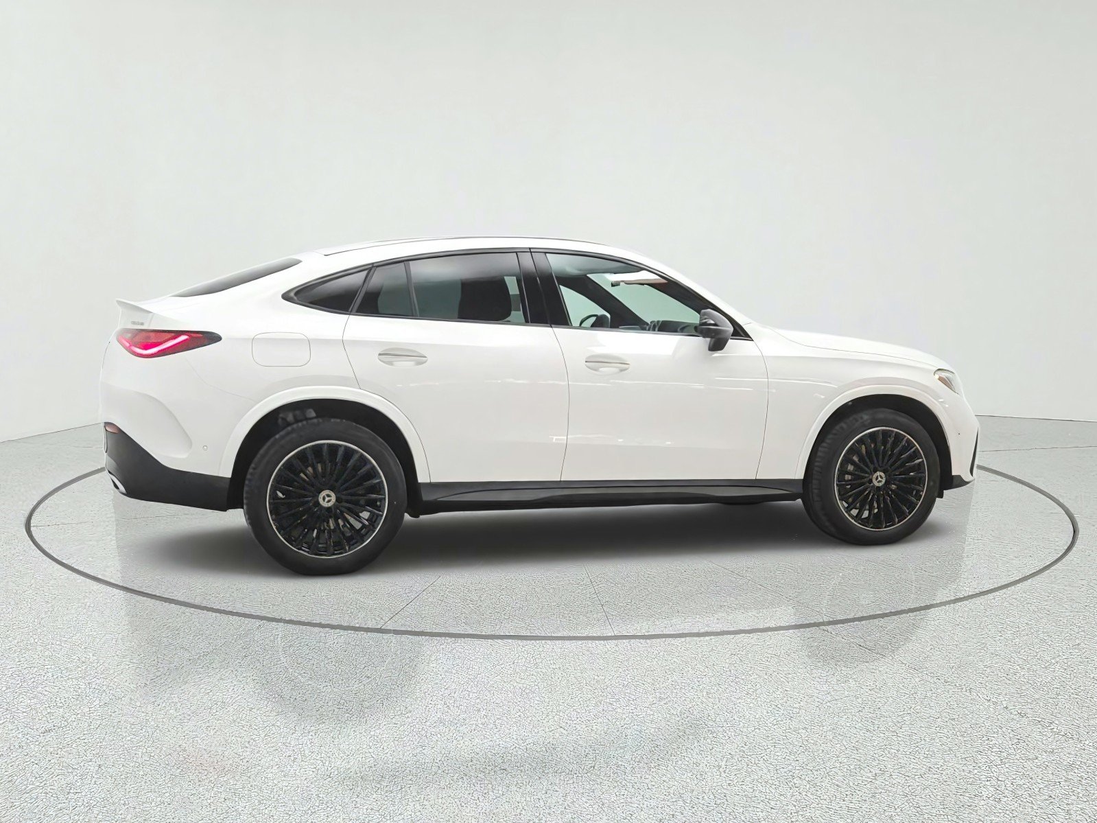 New 2027 Polar White Mercedes-Benz GLC 300 4MATIC® Coupe image 4