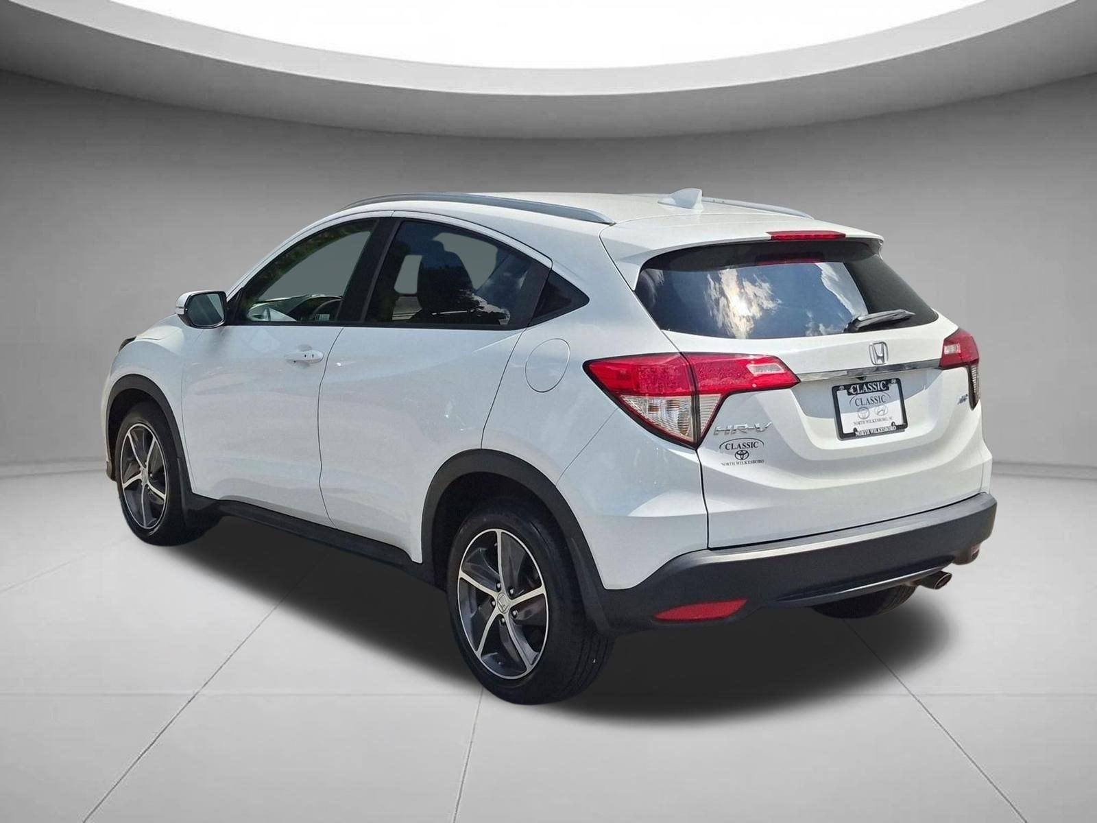 Used 2022 Platinum White Pearl Honda EX image 3