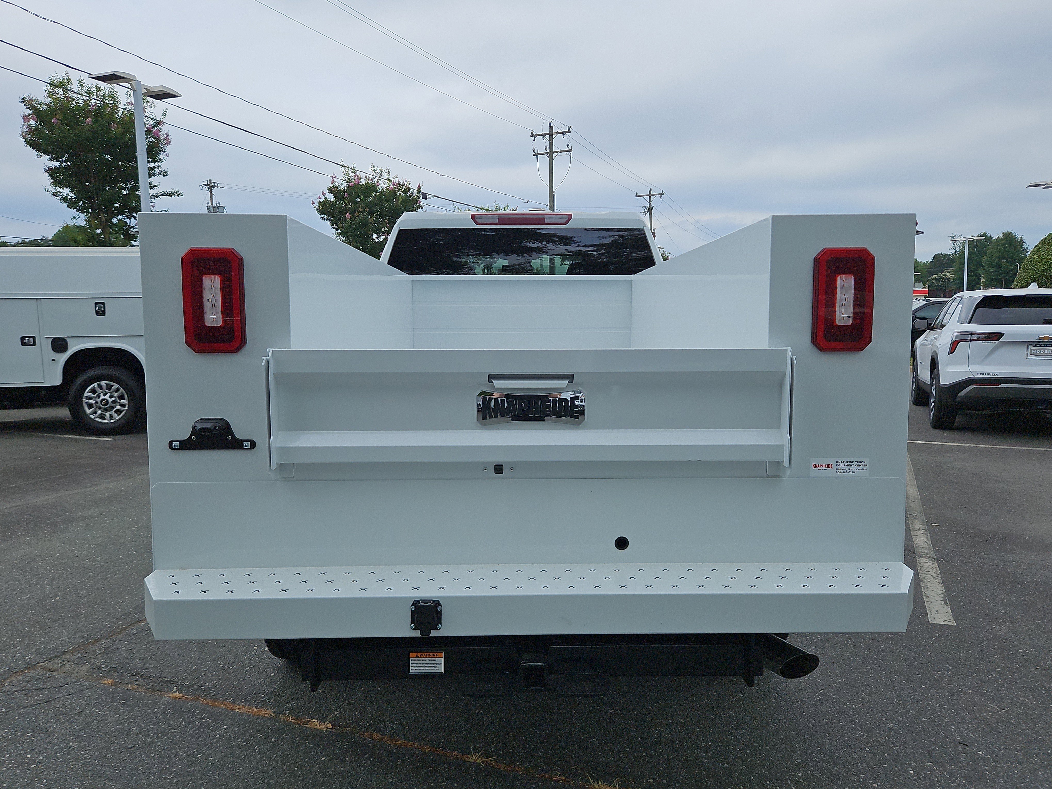 New 2026 Summit White Chevrolet WT image 4