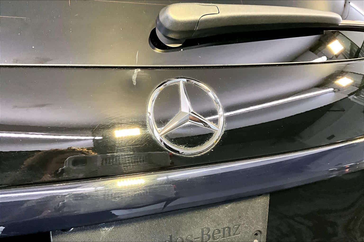 Used 2023 Black Mercedes-Benz GLC 300 image 33