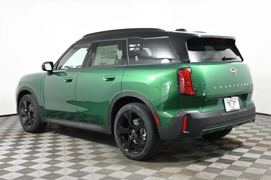 Used 2025 Green MINI  image 5