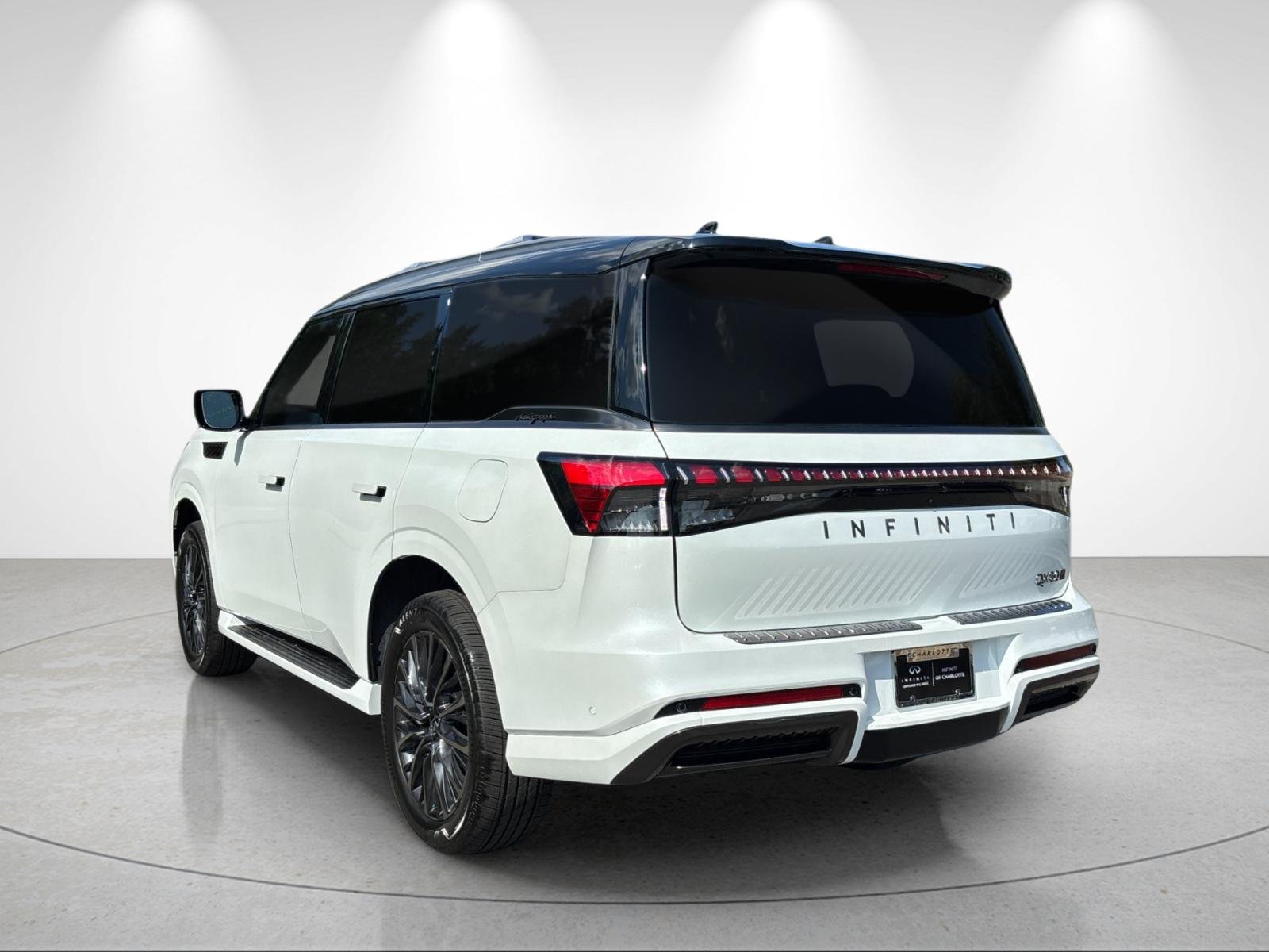 New 2027 2T RADIANT WHIT INFINITI Autograph 4WD image 3