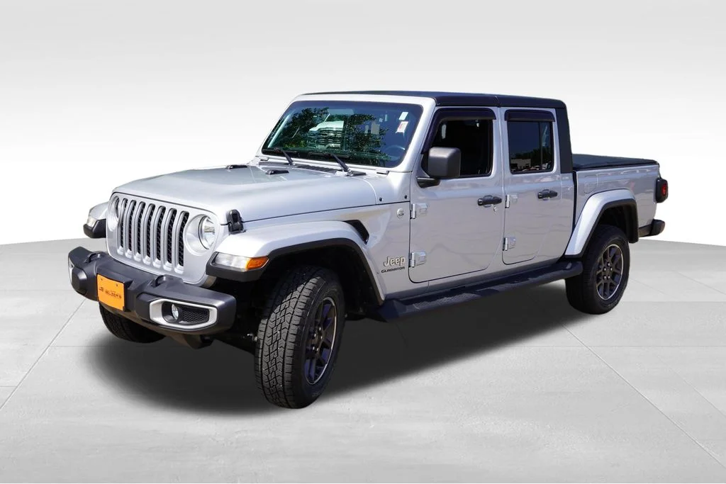 Used 2022 Silver Zynith Clearcoat Jeep Overland image 11