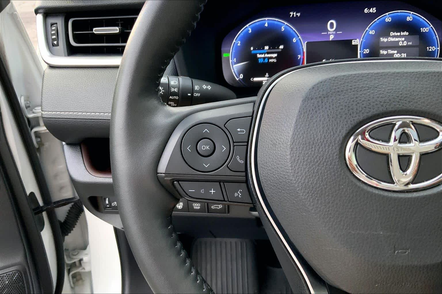 Used 2023 Wind Chill Pearl Toyota Limited image 23