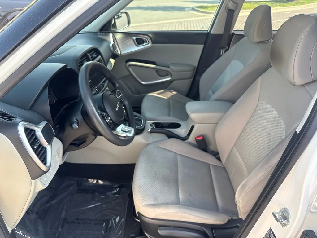 Used 2024 White Kia LX image 12