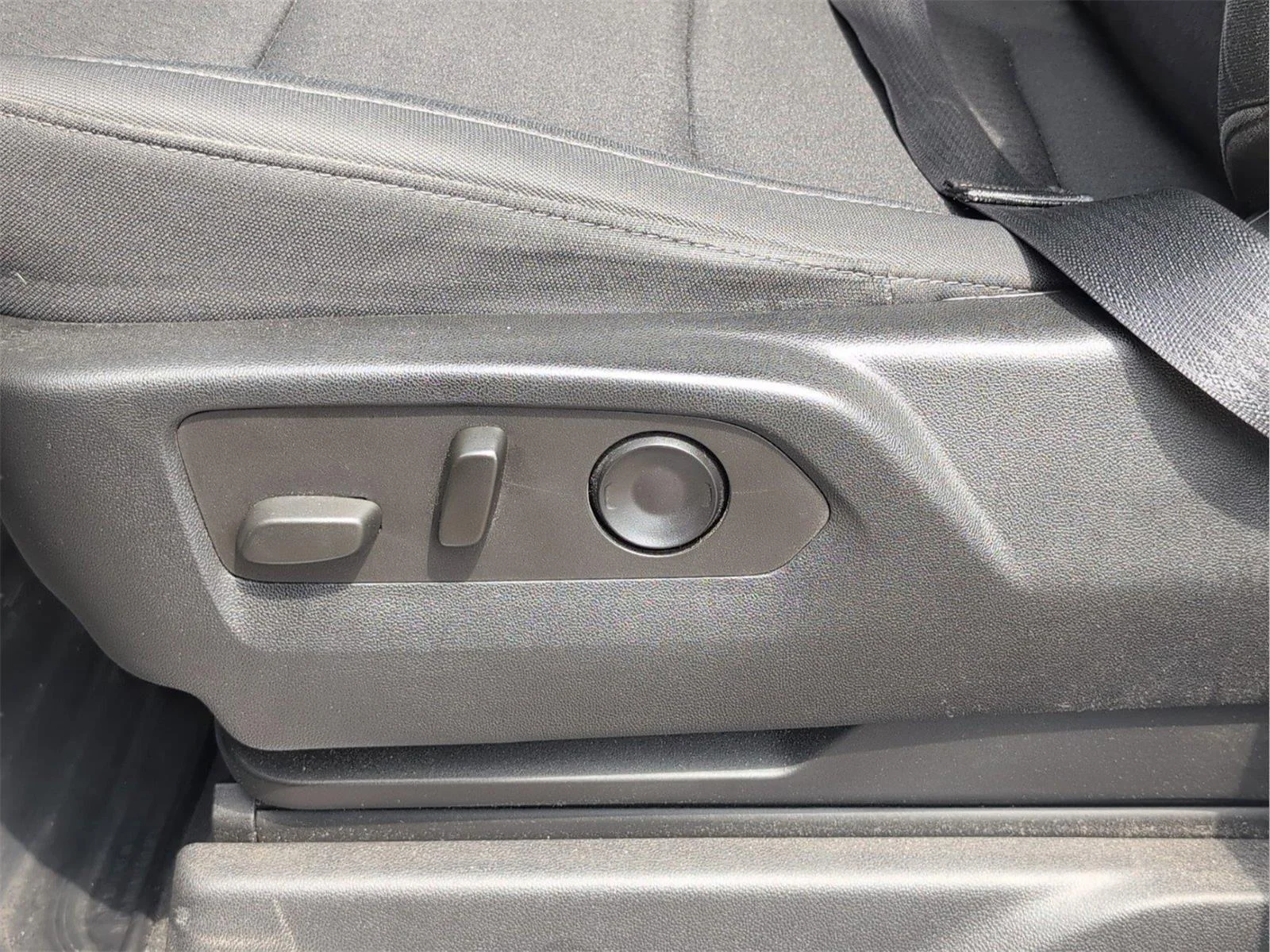 Used 2022 Summit White Chevrolet LT image 13