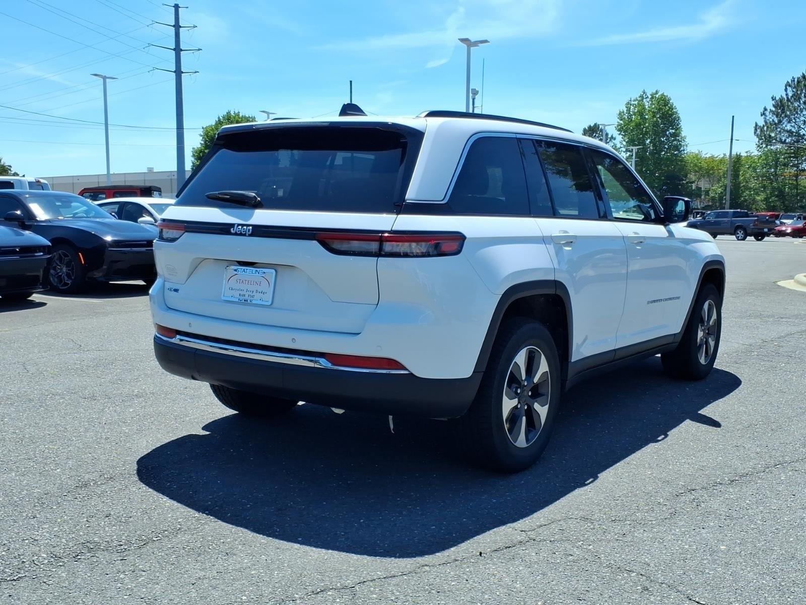 Certified Used 2024 Bright White Clearcoat Jeep LIMI image 2