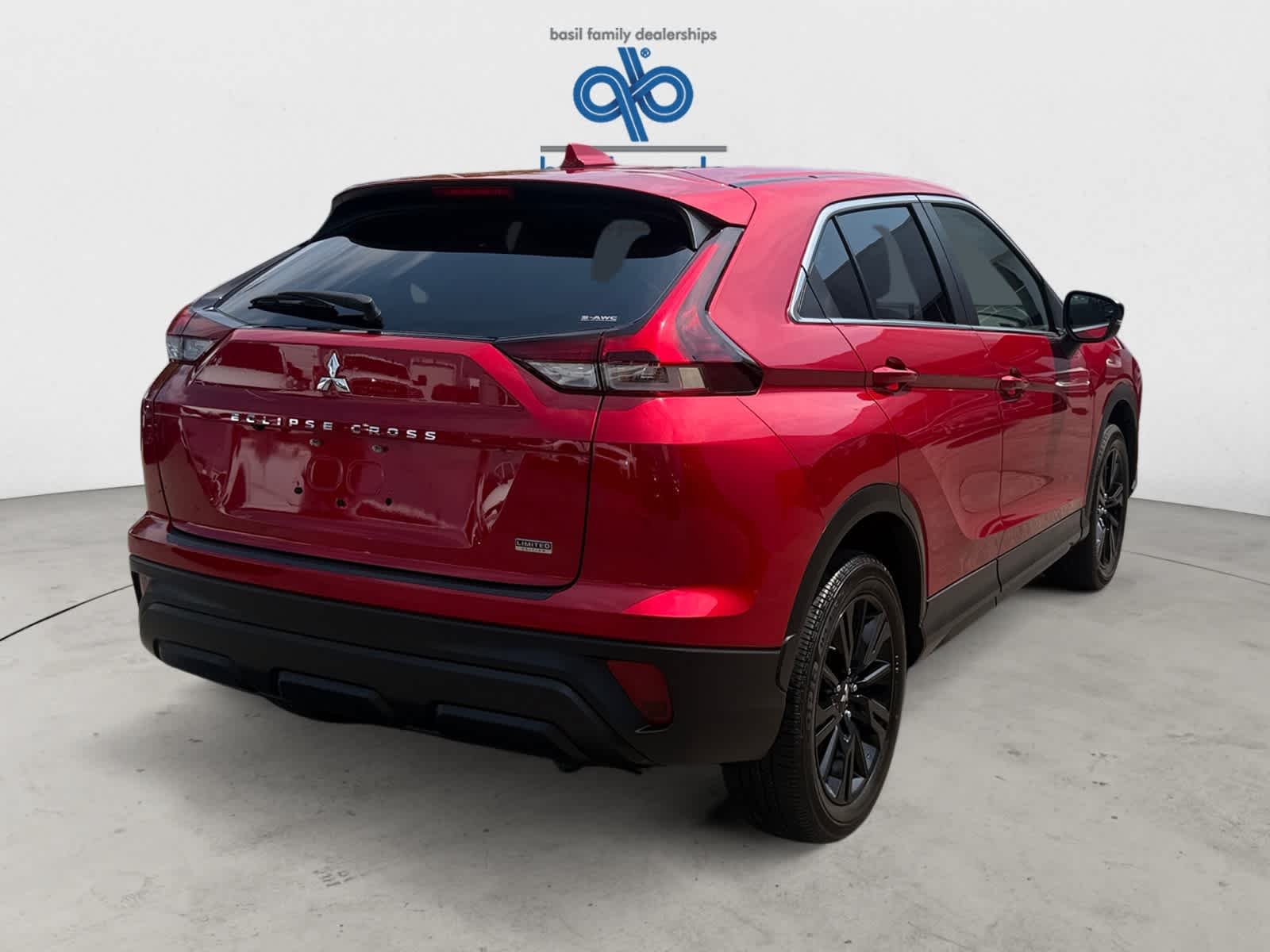 Used 2025 Red Diamond Mitsubishi LE image 6
