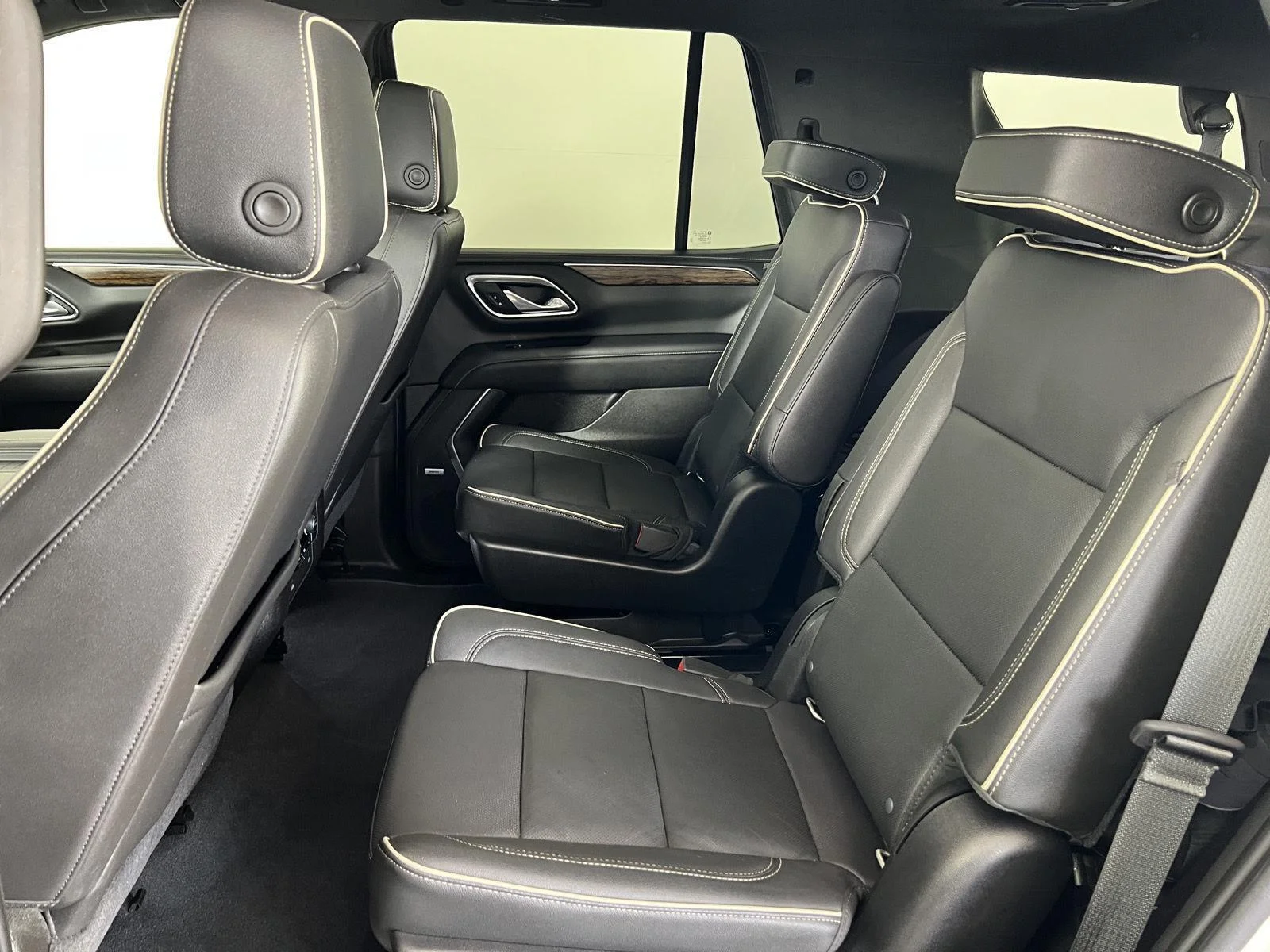 Used 2021 Summit White Chevrolet Premier image 24