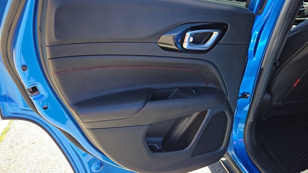 Used 2025 Hydro Blue Pearlcoat Jeep Trailhawk image 26