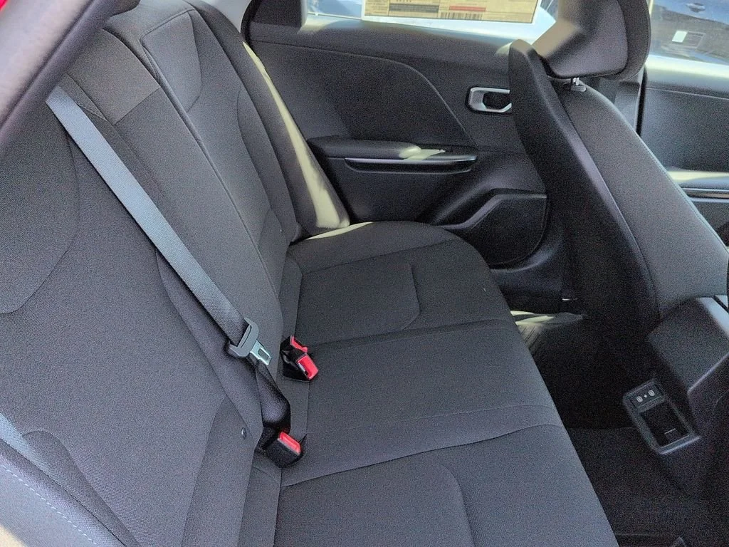 2026 Kia K4 LXS - Photo 8