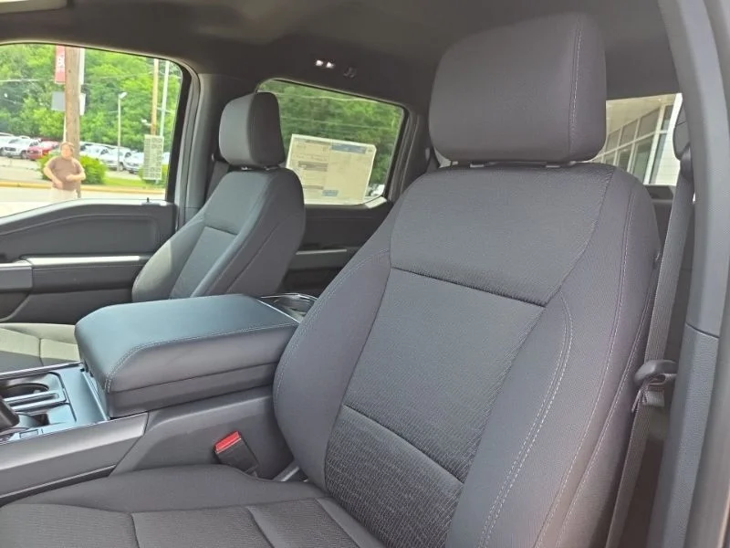 New 2026 Oxford White Ford F-250® XL image 26
