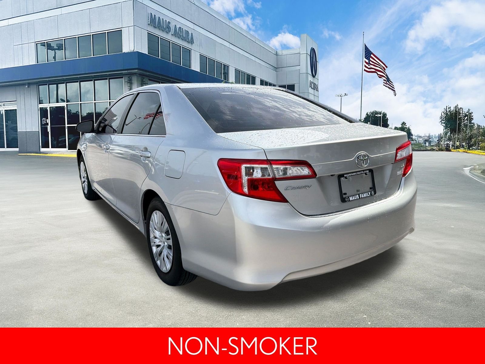 Used 2014 Silver Toyota LE image 6