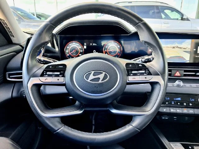 Used 2025  Hyundai SEL Convenience image 14