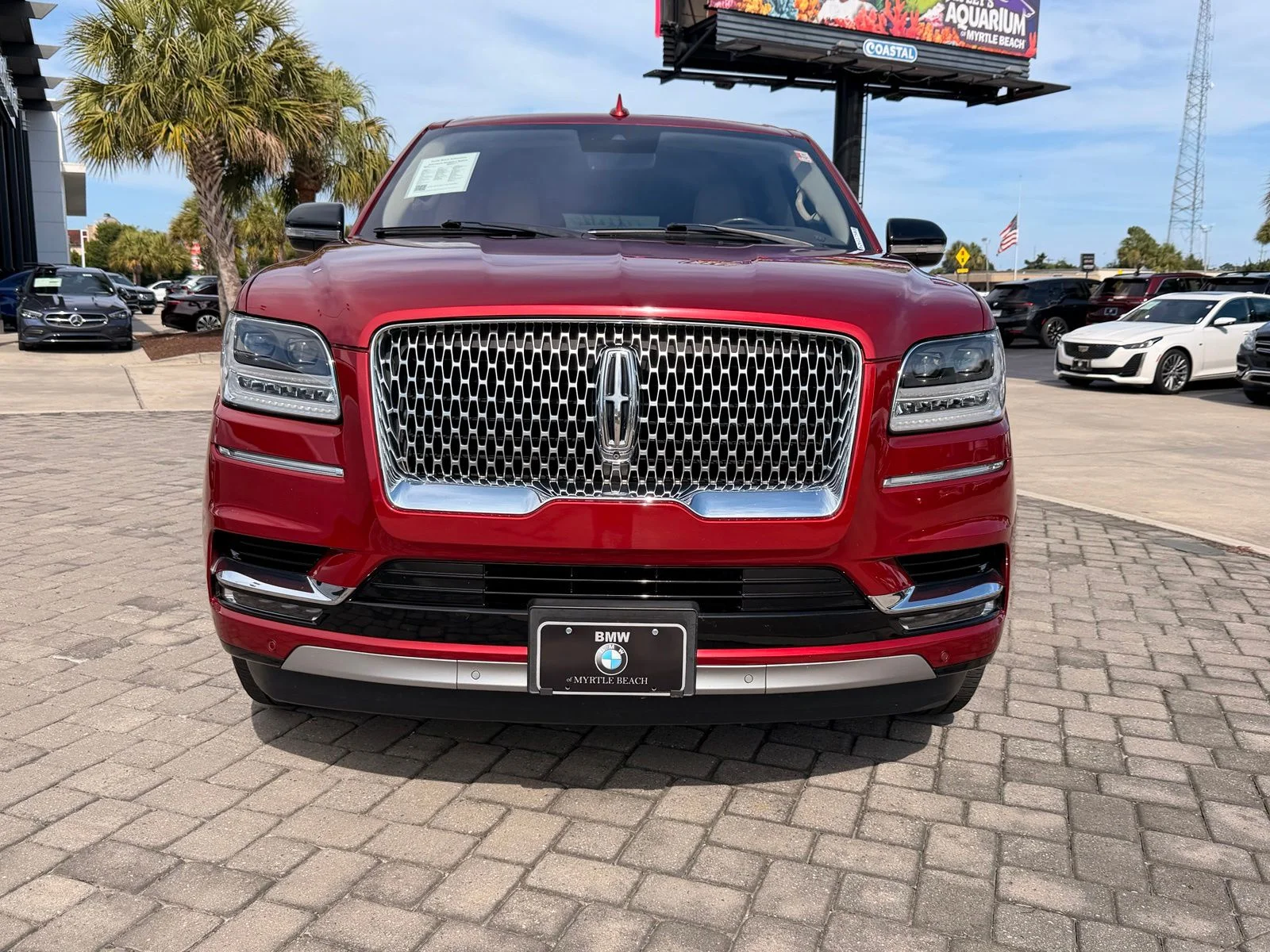 Used 2019 Ruby Red Metallic Lincoln Reserve image 6
