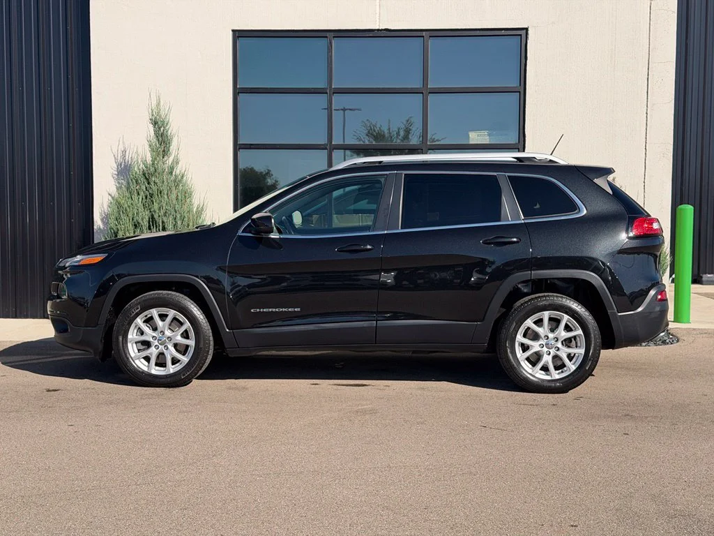 Used 2014 Black Jeep Latitude image 2