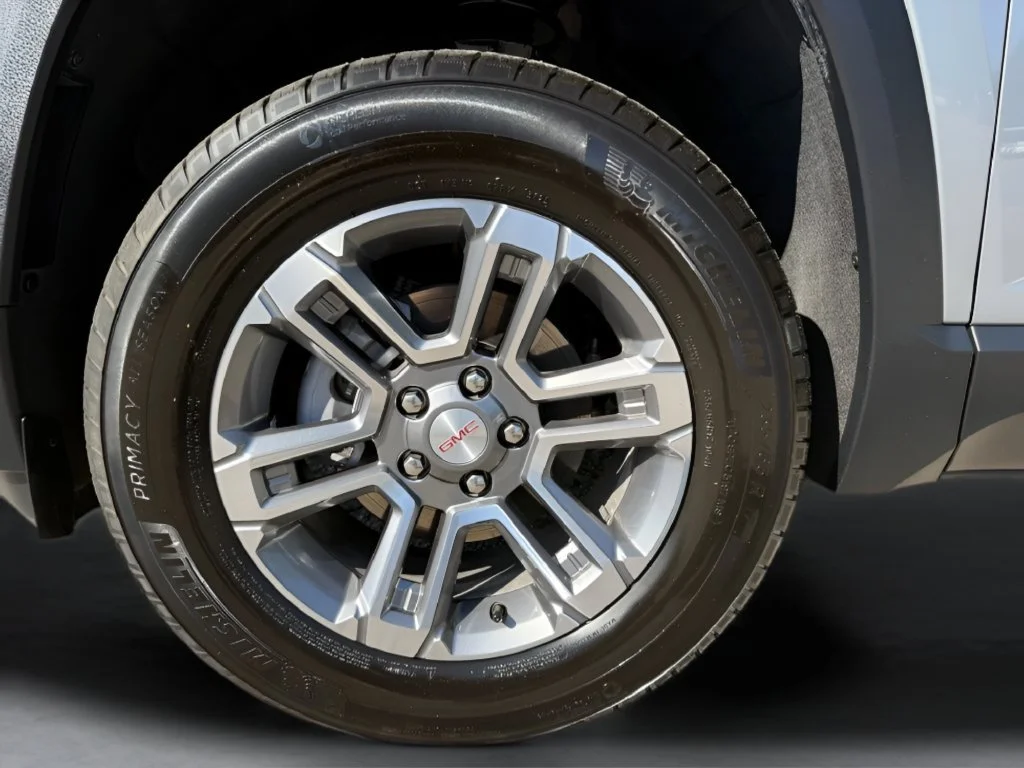 Used 2026 Sterling Metallic GMC Elevation image 39