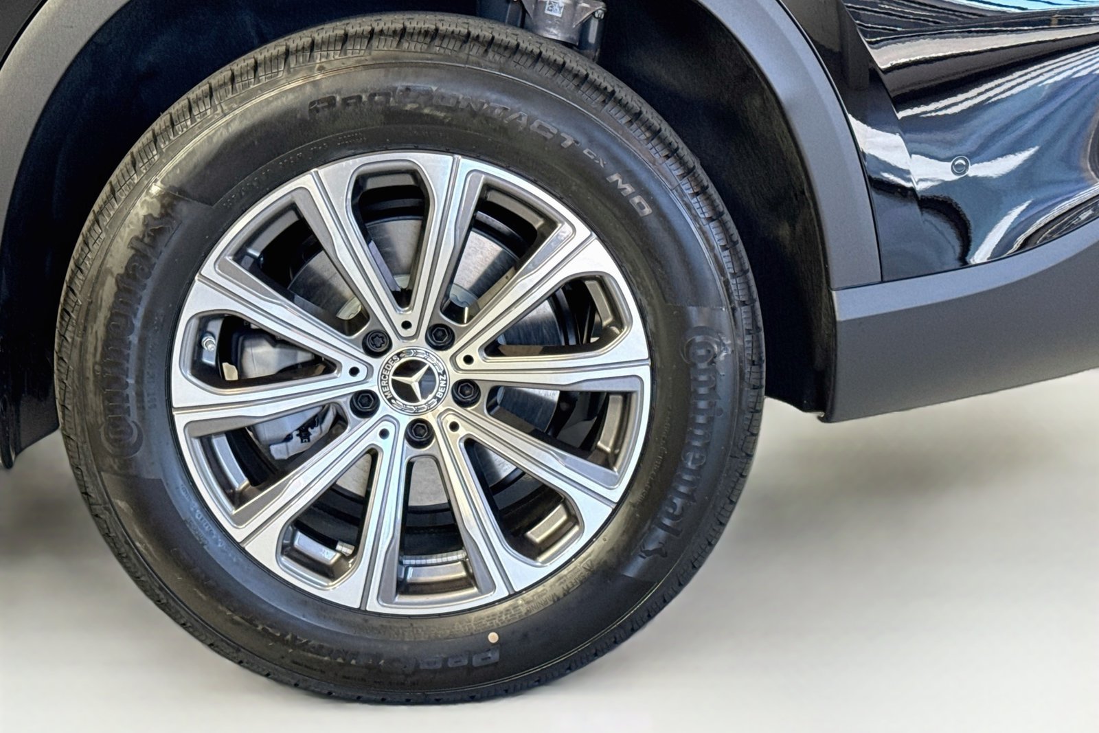 New 2026 Black Mercedes-Benz GLC 300 image 29