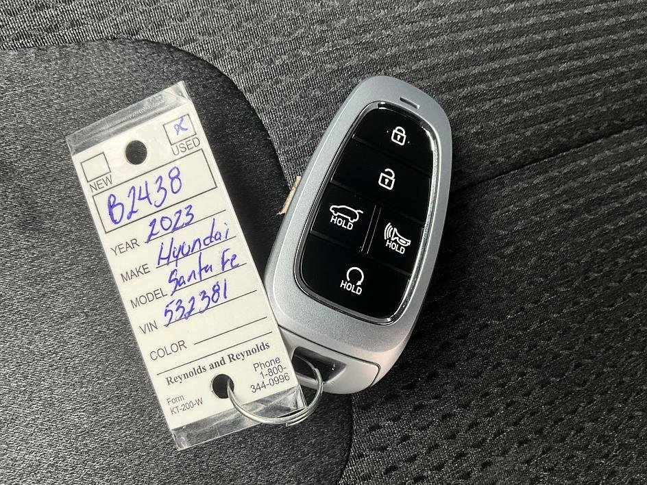 Used 2023 White Hyundai SEL image 34