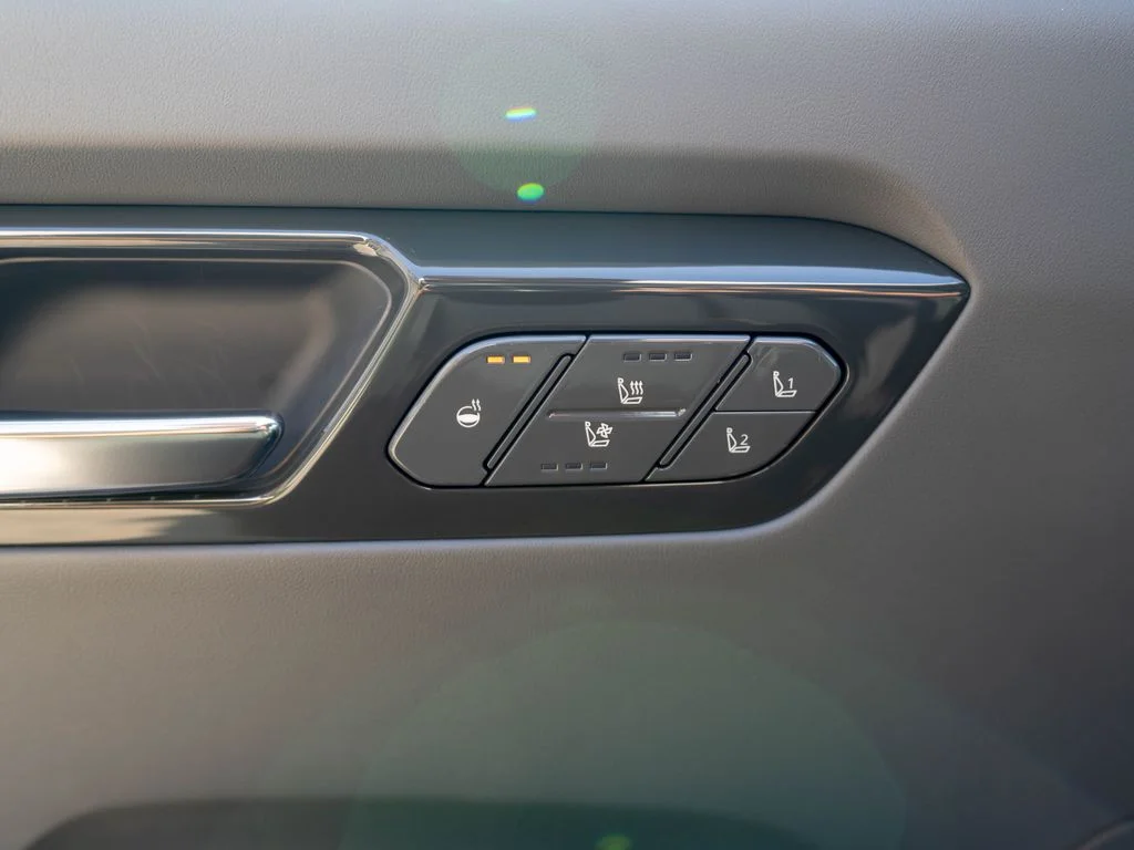 New 2026 Wolf Gray Kia Land AWD image 22