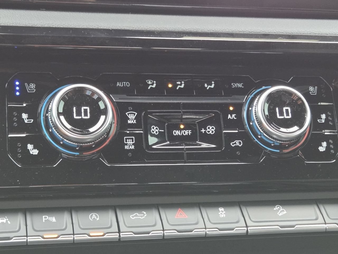 New 2026 Onyx Black GMC AT4 image 34