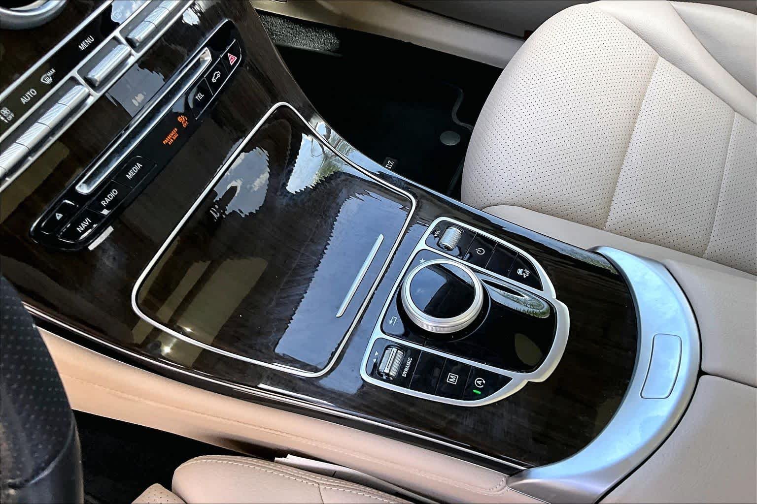 Used 2019 Polar White Mercedes-Benz GLC 300 image 17