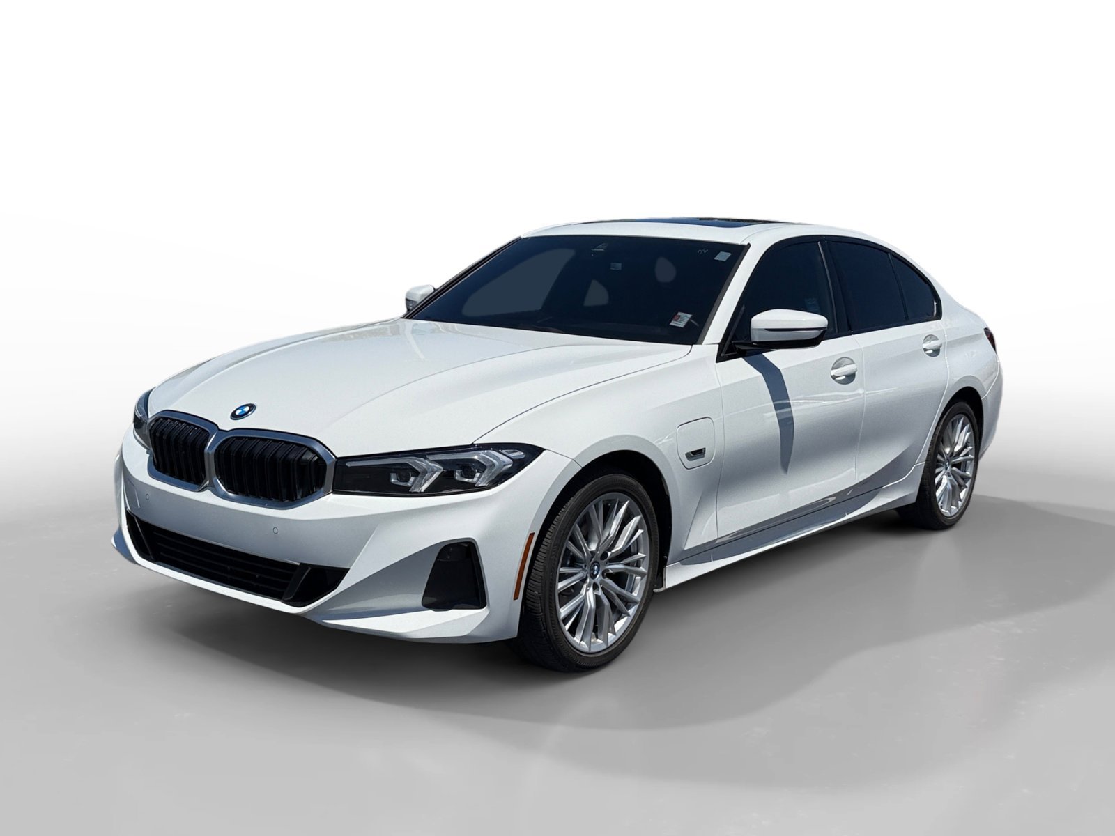 2023 BMW 3 Series 330e Sedan's photo