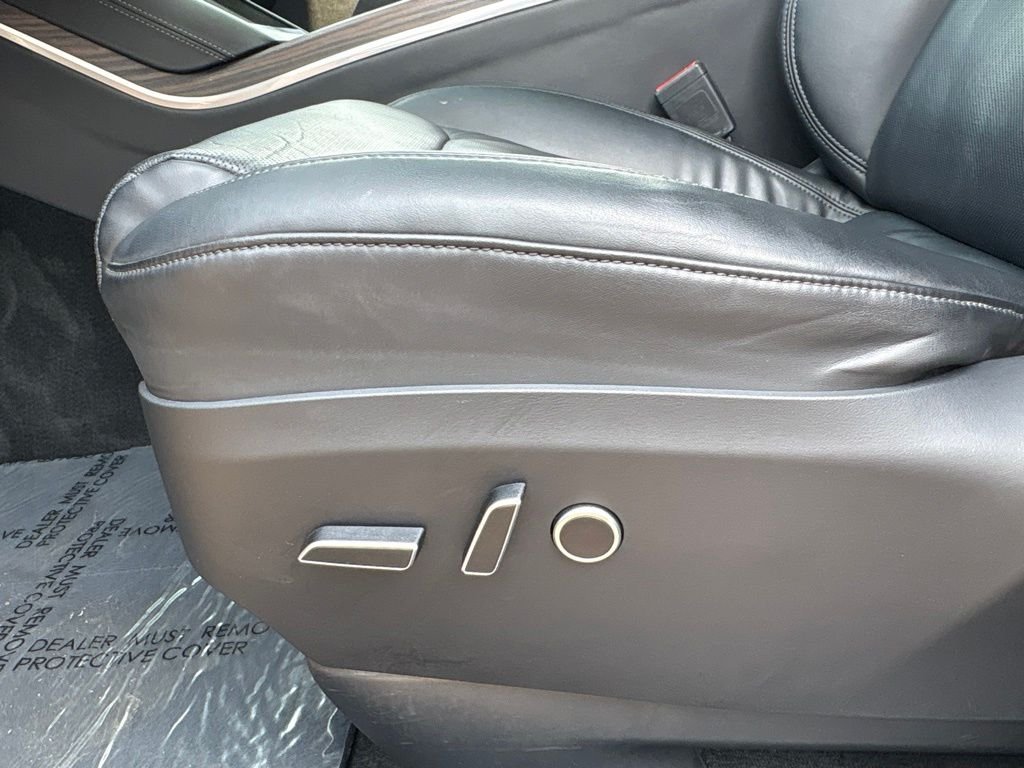 Used 2022 White Tesla Base image 16