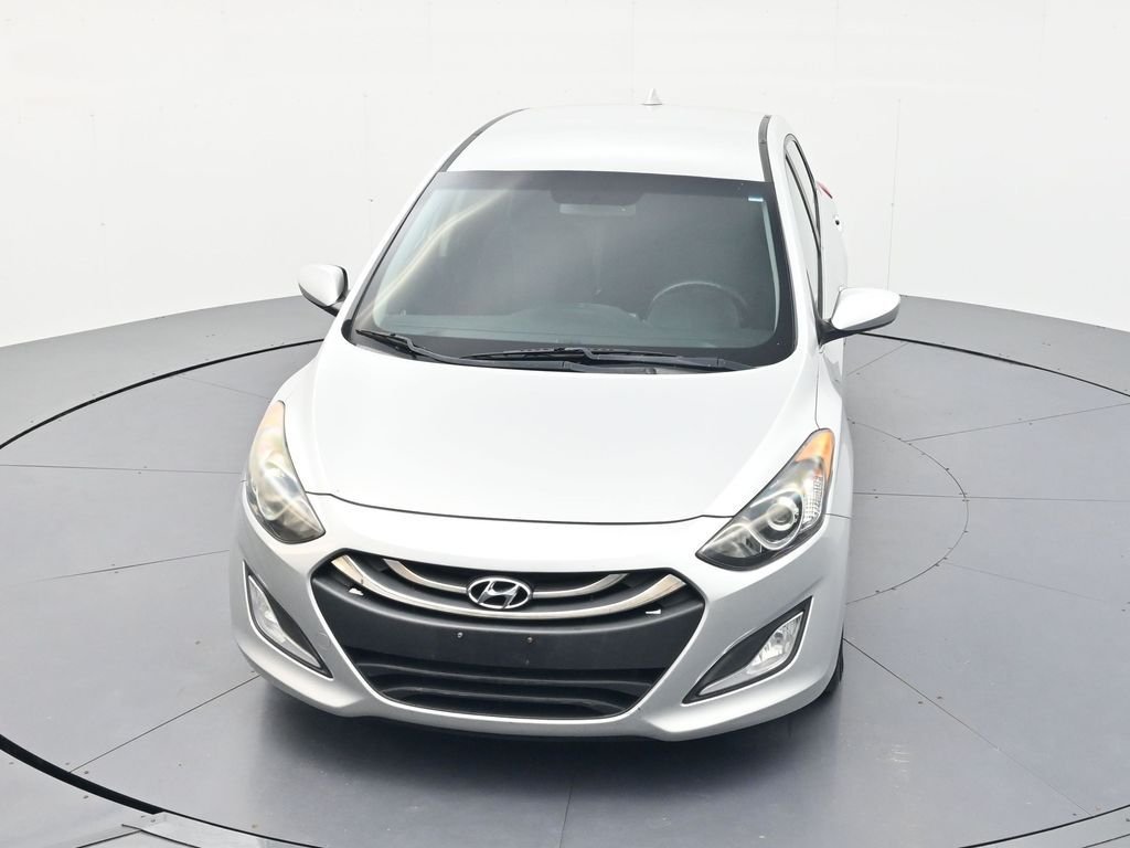 Used 2013 Shimmering Silver Metallic Hyundai Base image 36