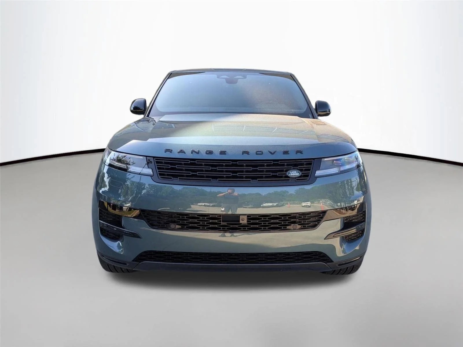 Used 2025 Giola Green Metallic Land Rover SE image 4
