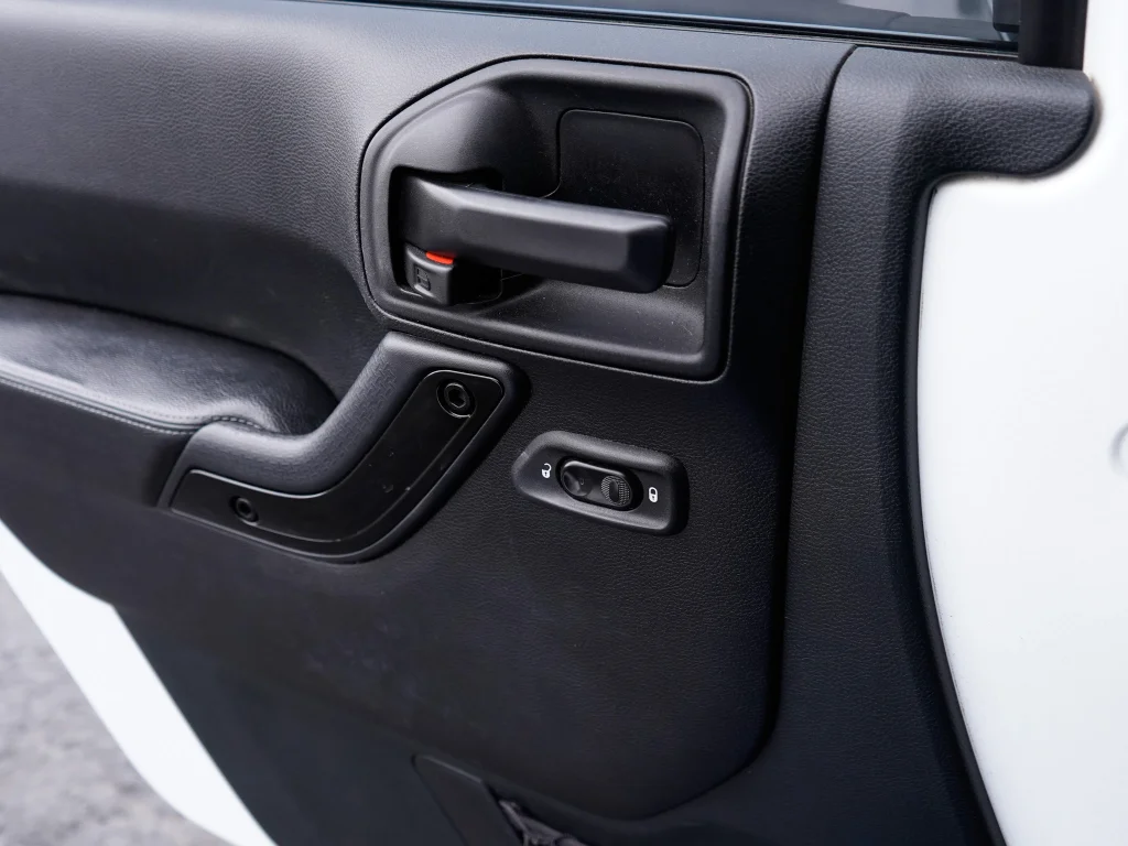 Used 2017 Bright White Clearcoat Jeep Winter image 25