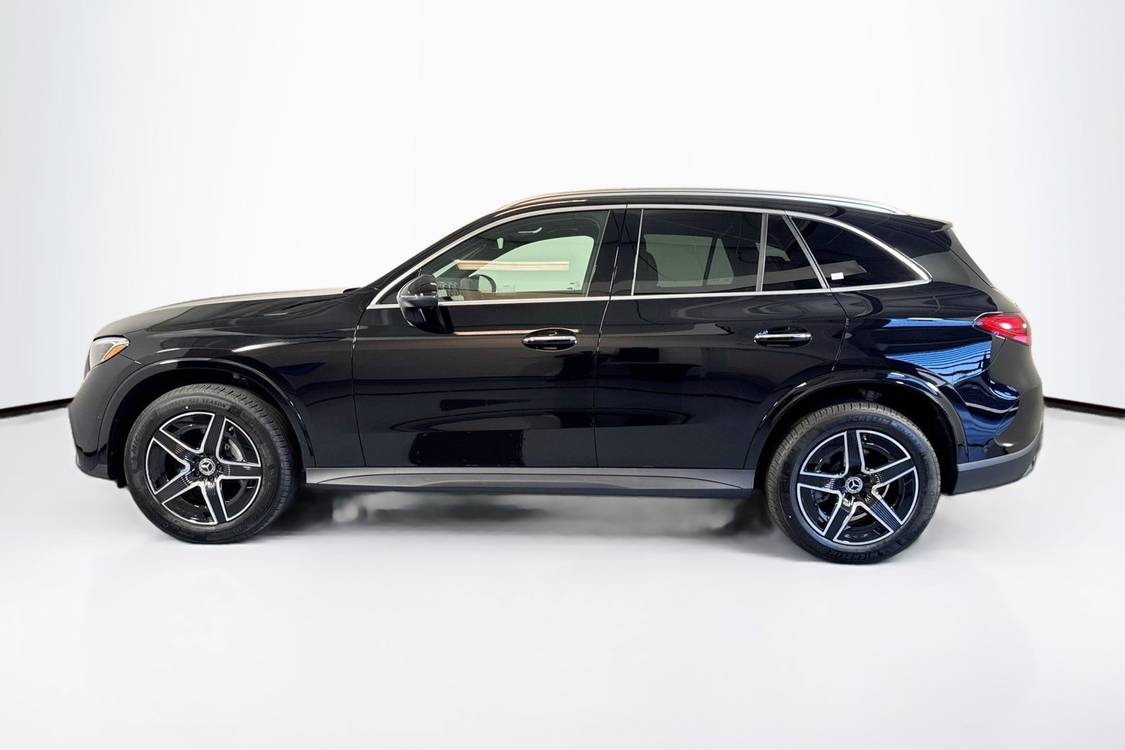 New 2026 Black Mercedes-Benz GLC 300 image 8
