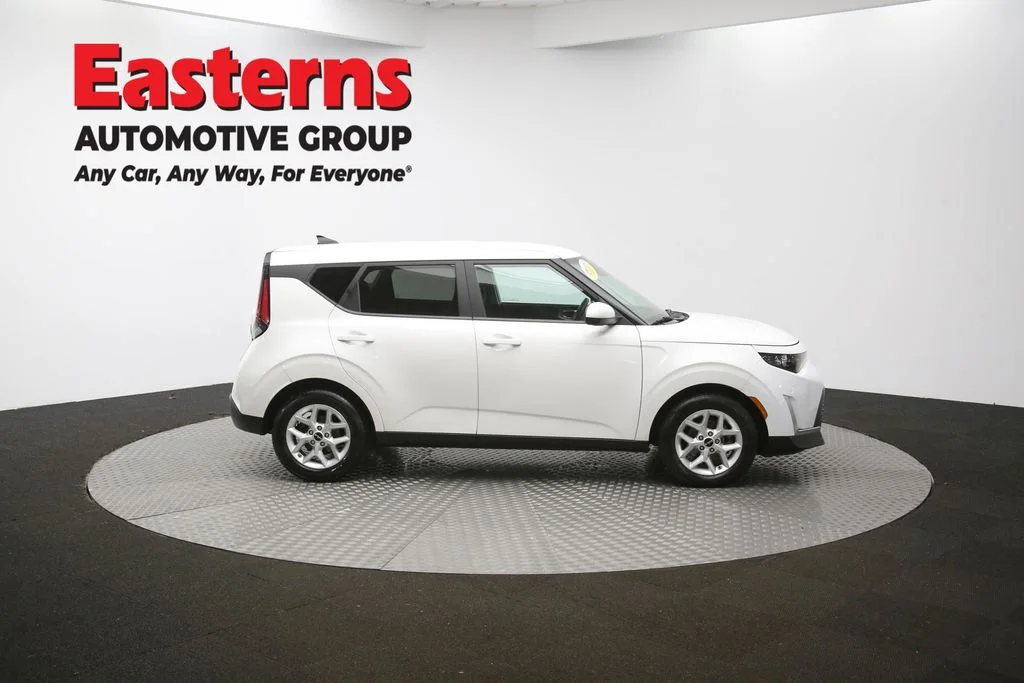 Used 2023 White Kia LX image 43