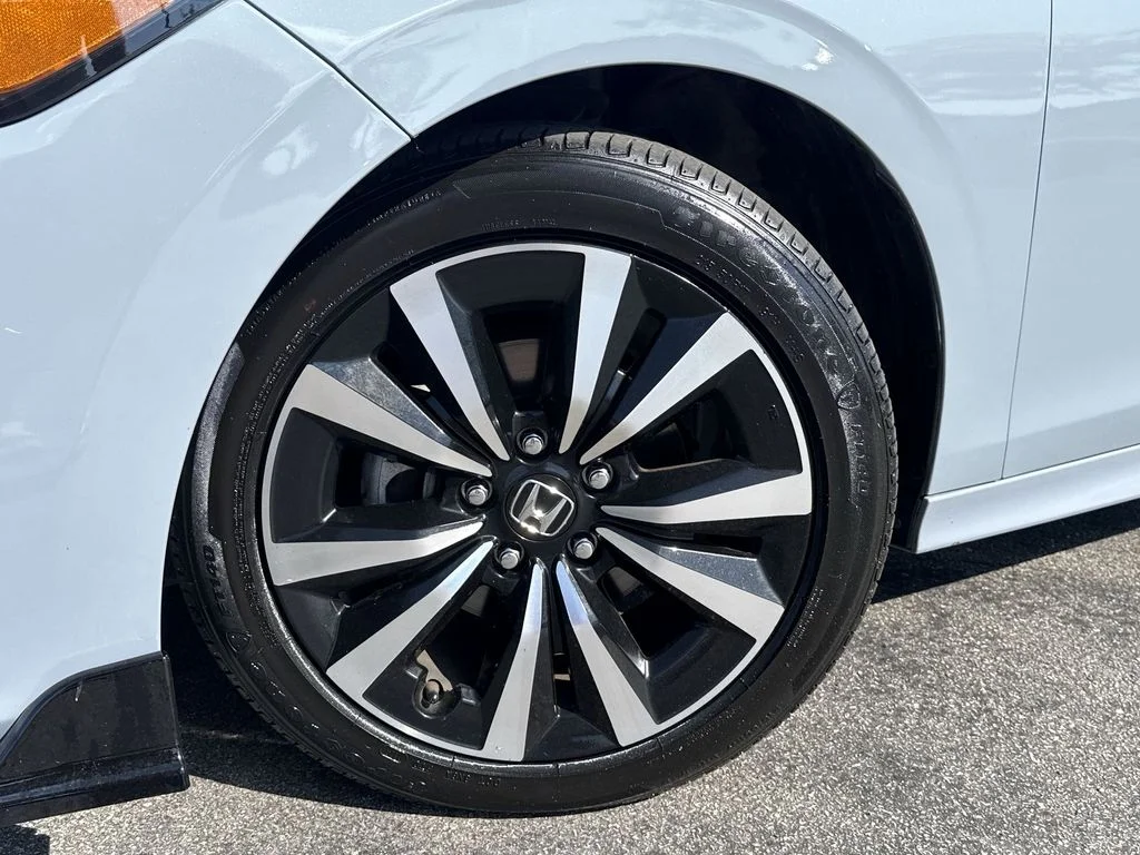 Used 2024 Gray Honda EX image 10