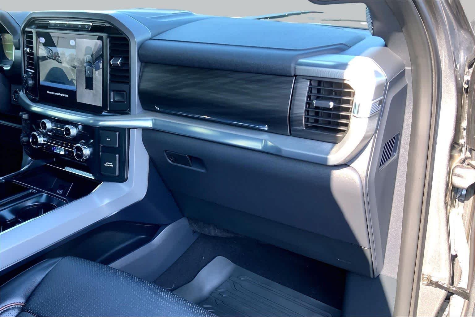 Used 2024 Carbonized Gray Metallic Ford LARIAT image 17