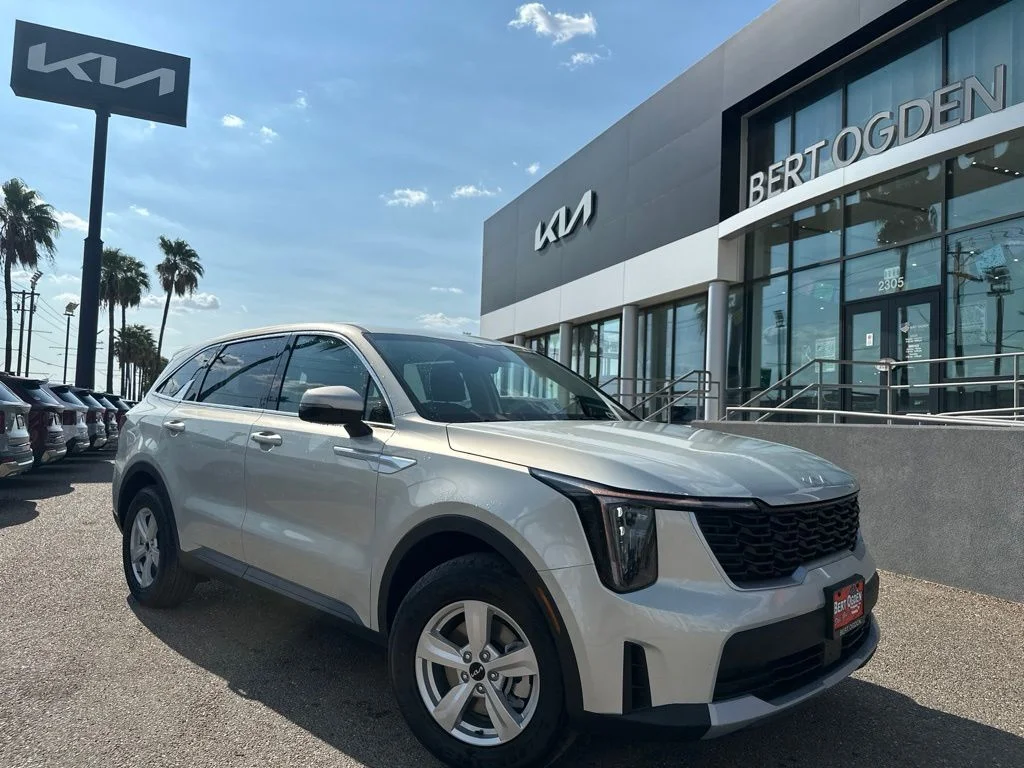 New 2026 White Kia LX image 1