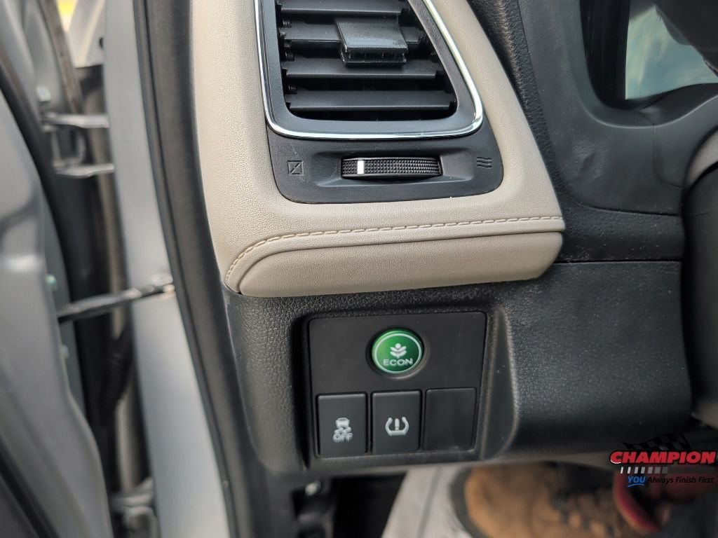 Used 2017  Honda EX image 26