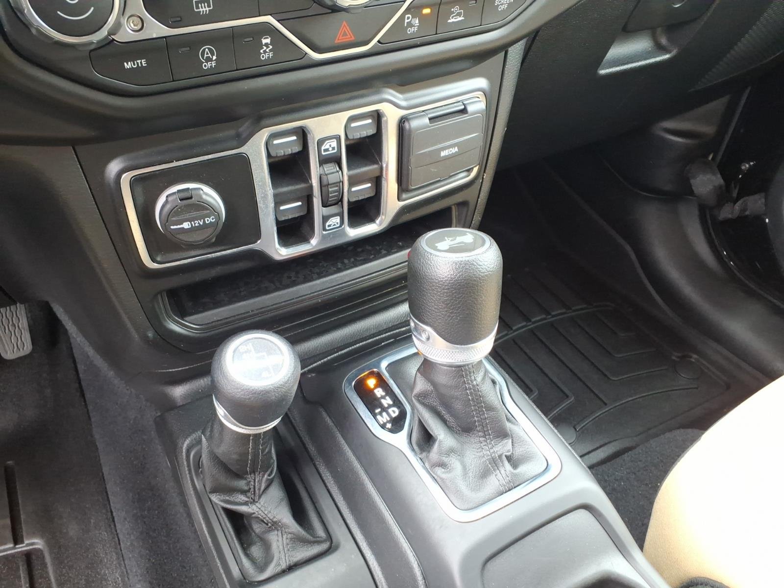 Certified Used 2022 Black Jeep Unlimited Sport S image 17