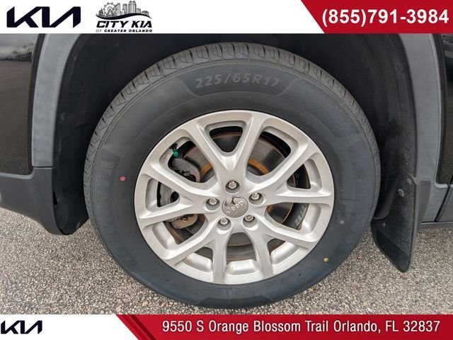 Used 2018 Black Jeep Latitude image 11