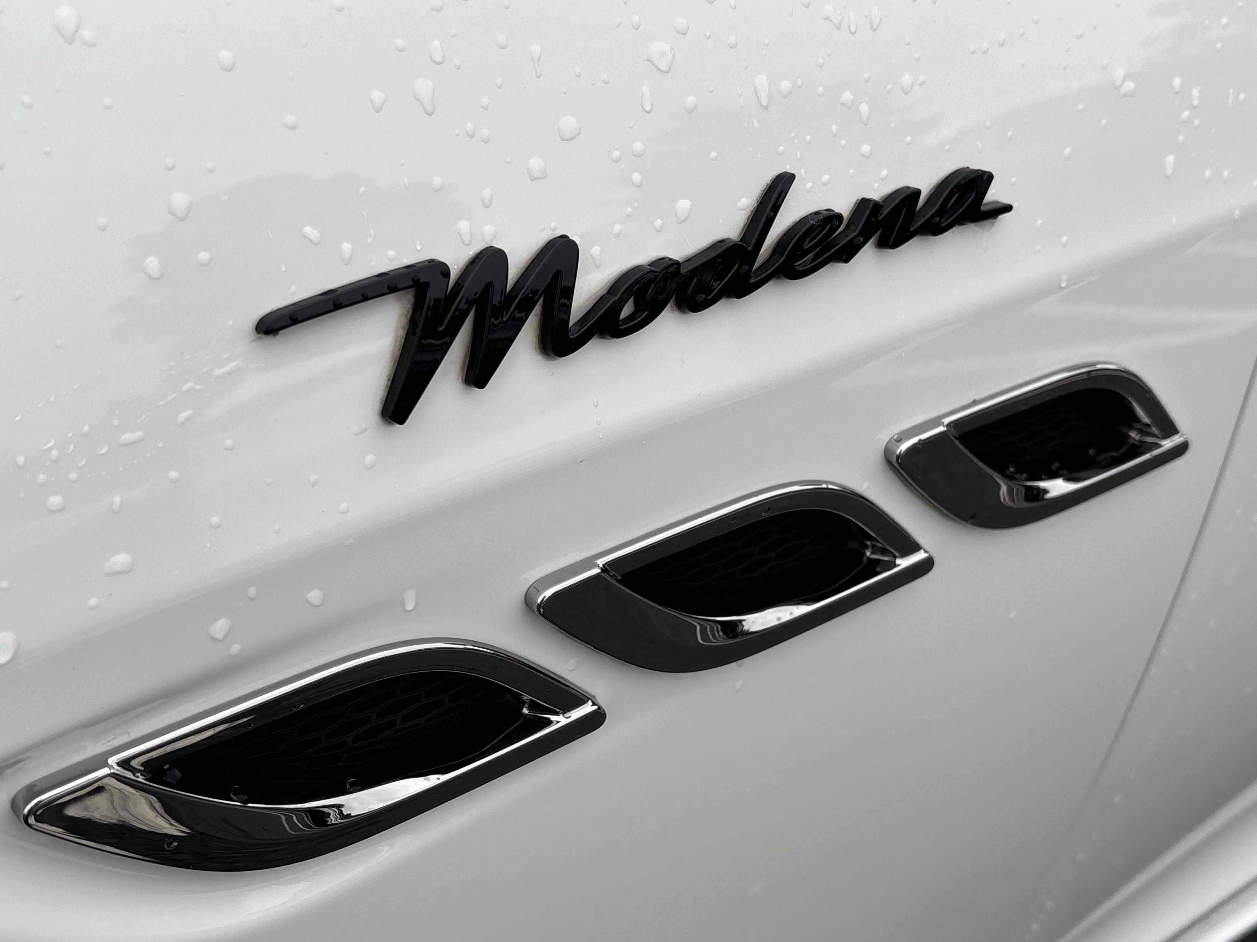Certified Used 2022 Bianco Maserati Modena image 16